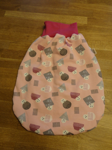 Strampelsack / Pucksack Robbe gefüttert