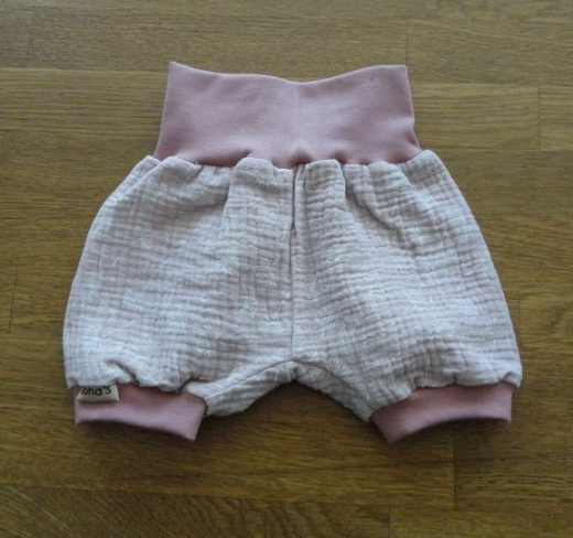 Kurze Pumphose Musselin rosa