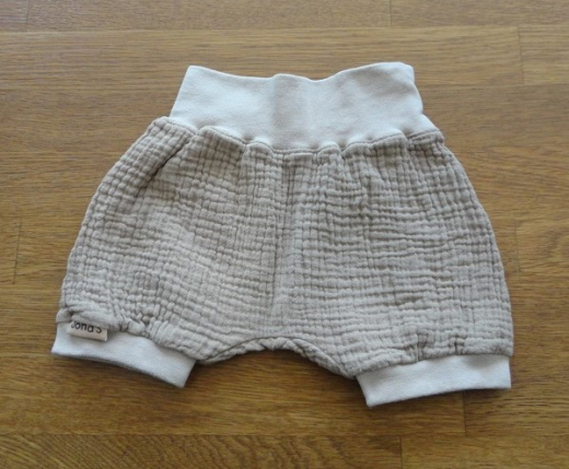 Kurze Pumphose Musselin beige
