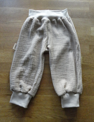 Mitwachshose Musselin beige Größe 74/80