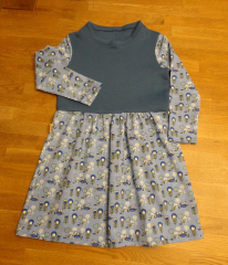 Kleid Vögel blau Größe 122