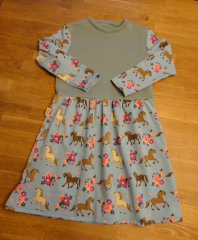 Kleid Pferd türkis Größe 122